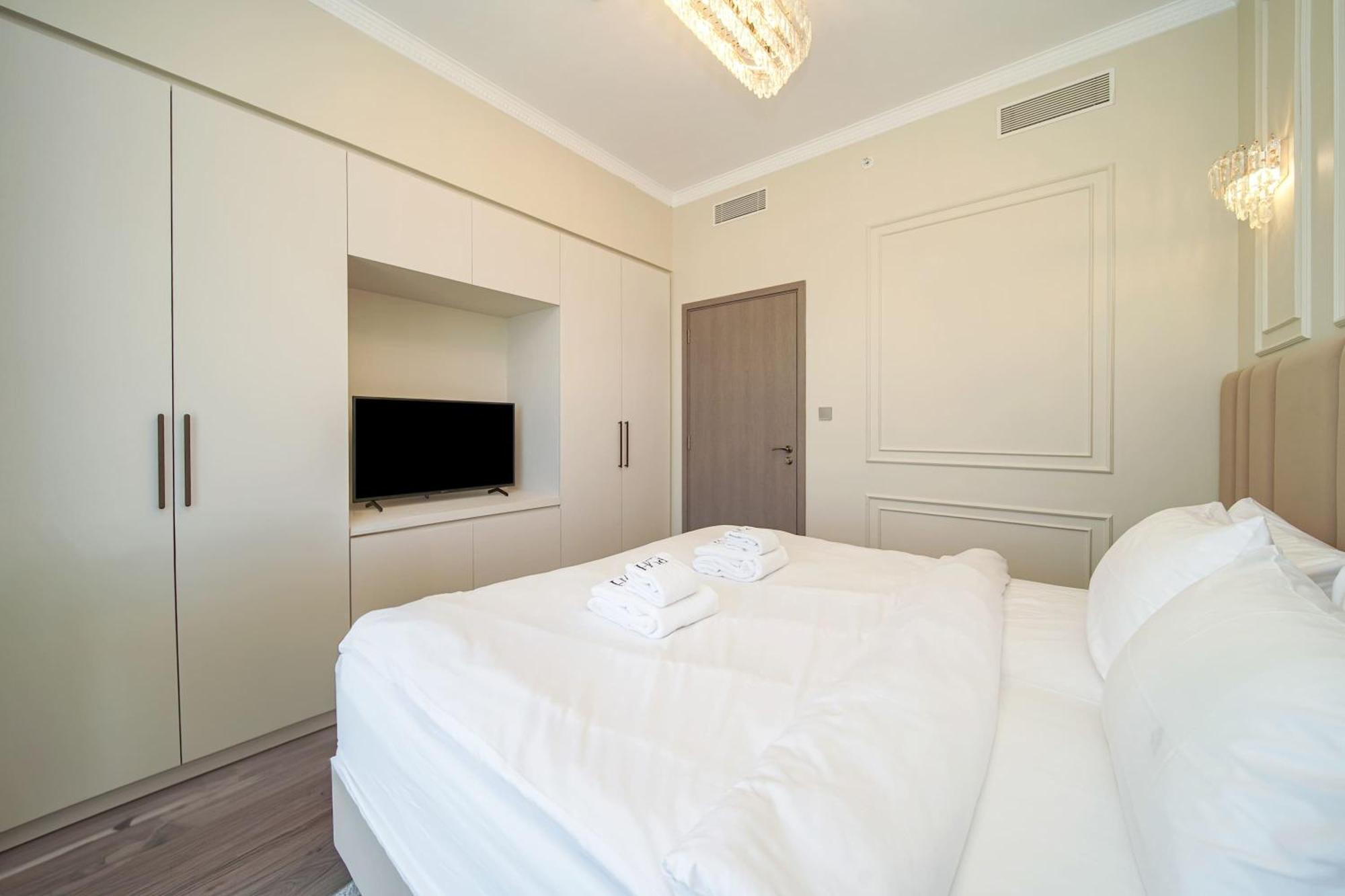 Pvh - 2br With Burj Khalifa View - Burj Royale Apartment Dubai